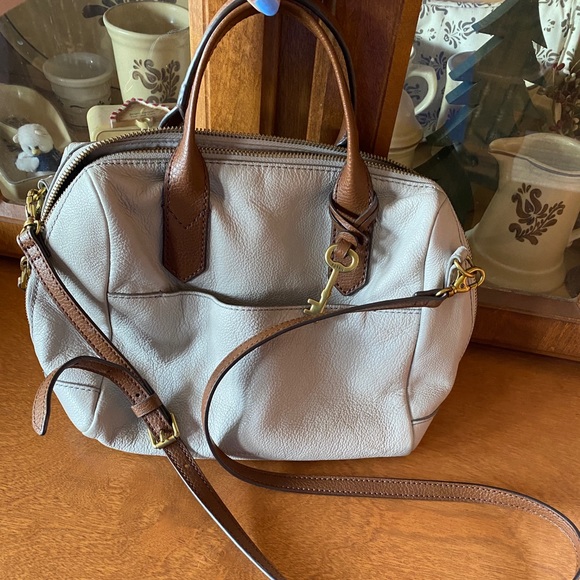 ⭐️FOSSIL PURSE⭐️ - Picture 3 of 4